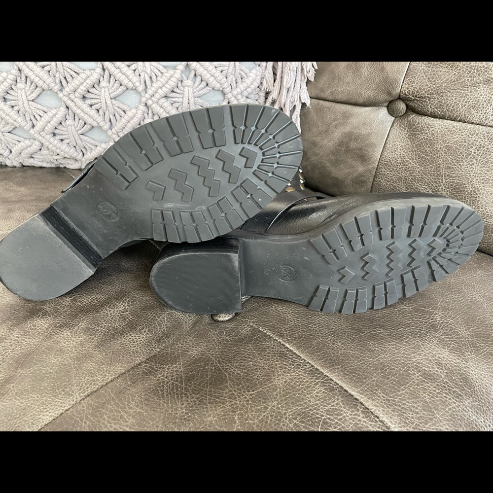 Michael Kors Black Leather Studded Moto Boots - size: 7 - Picture 10 of 10